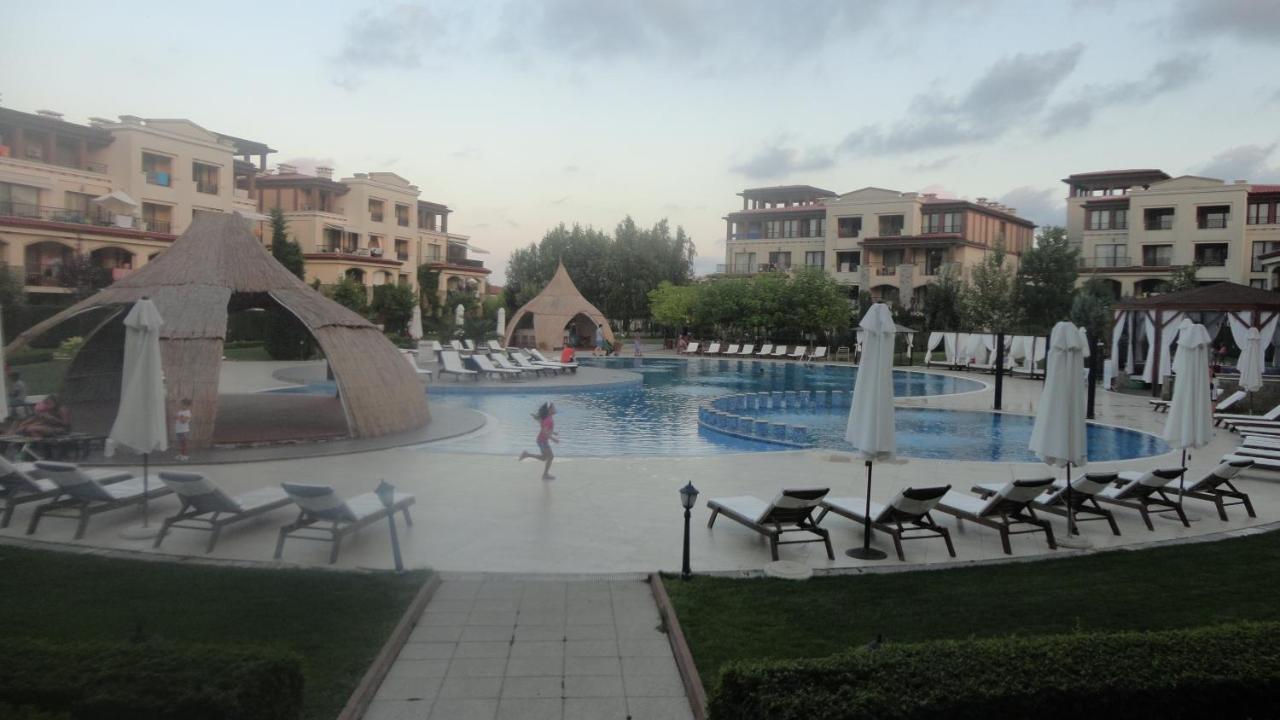 Apartment In Green Beach Resort Kavatsi โซโซโปล ภายนอก รูปภาพ