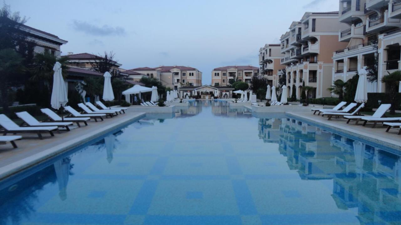 Apartment In Green Beach Resort Kavatsi โซโซโปล ภายนอก รูปภาพ